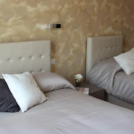 Bed & Breakfast Windows On 3*