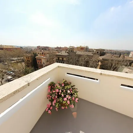 Windows On Bed & Breakfast Rome